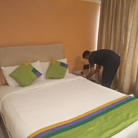 Treebo Trend Hotel Basera Púna Kültér fotó