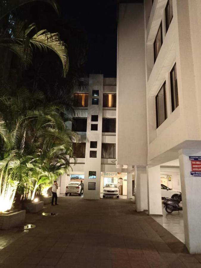 Treebo Trend Hotel Basera Púna Kültér fotó