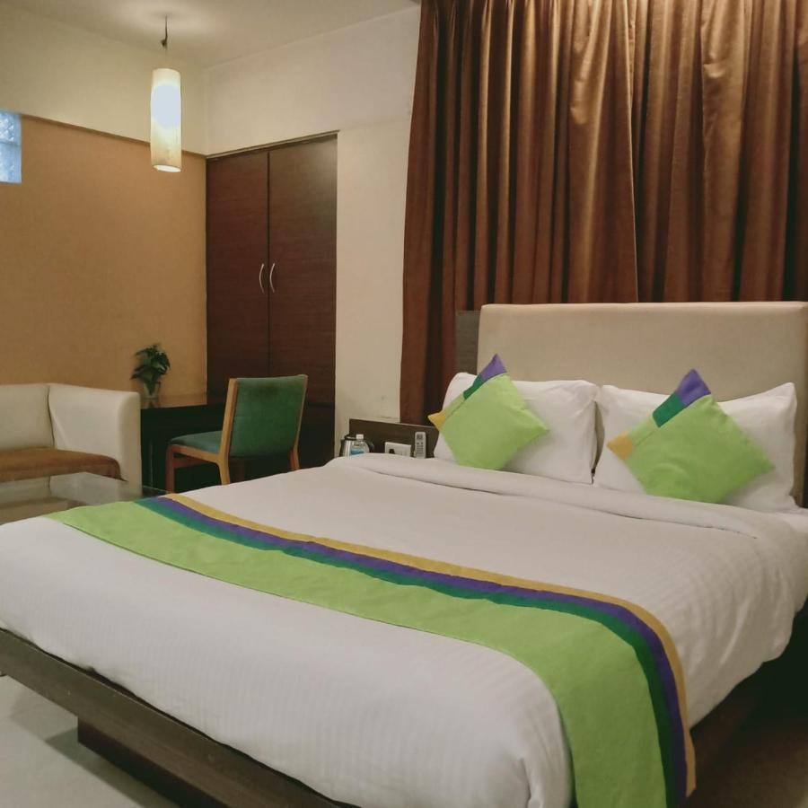 Treebo Trend Hotel Basera Púna Kültér fotó