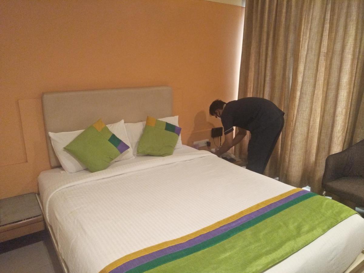 Treebo Trend Hotel Basera Púna Kültér fotó