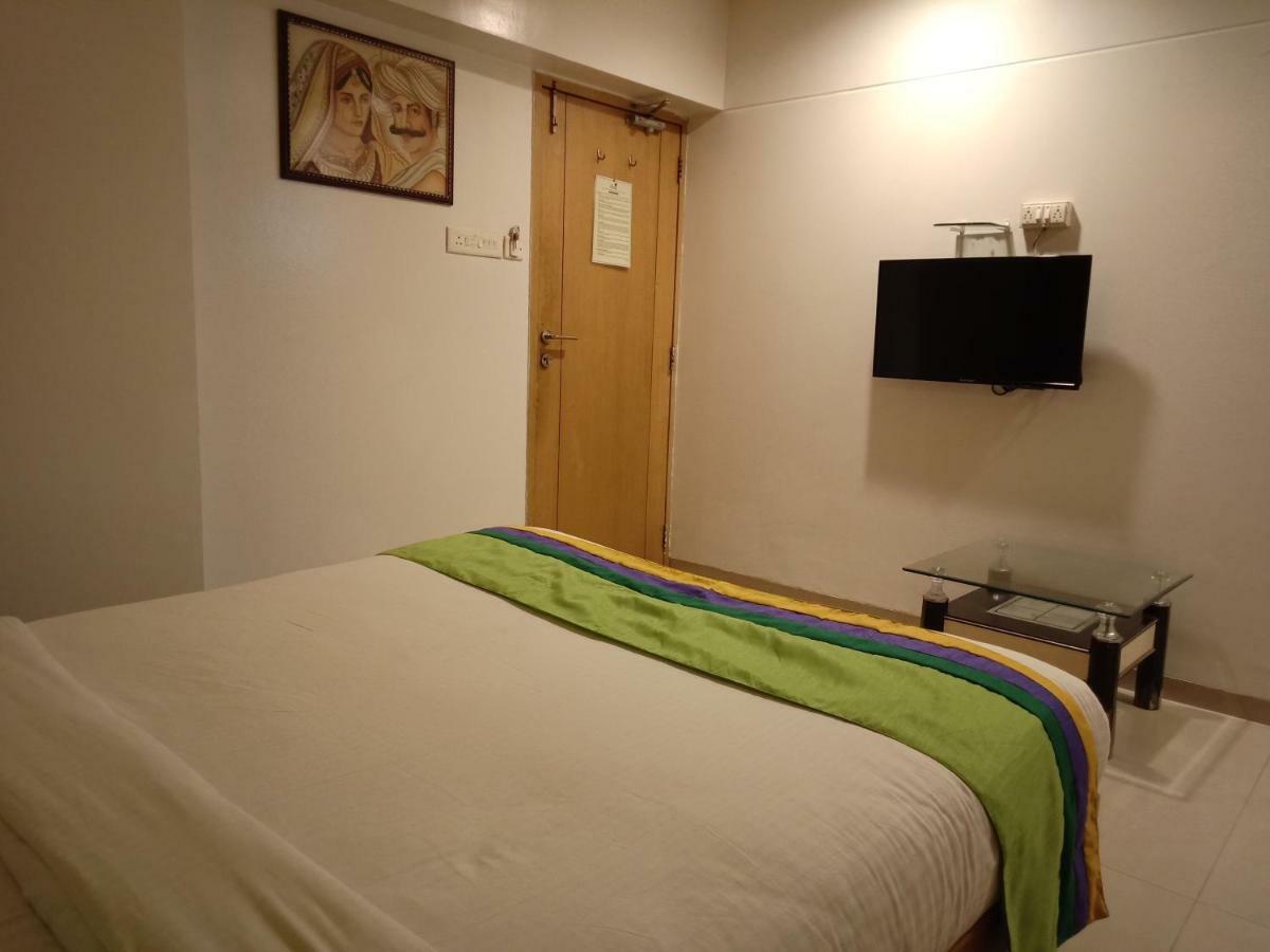 Treebo Trend Hotel Basera Púna Kültér fotó