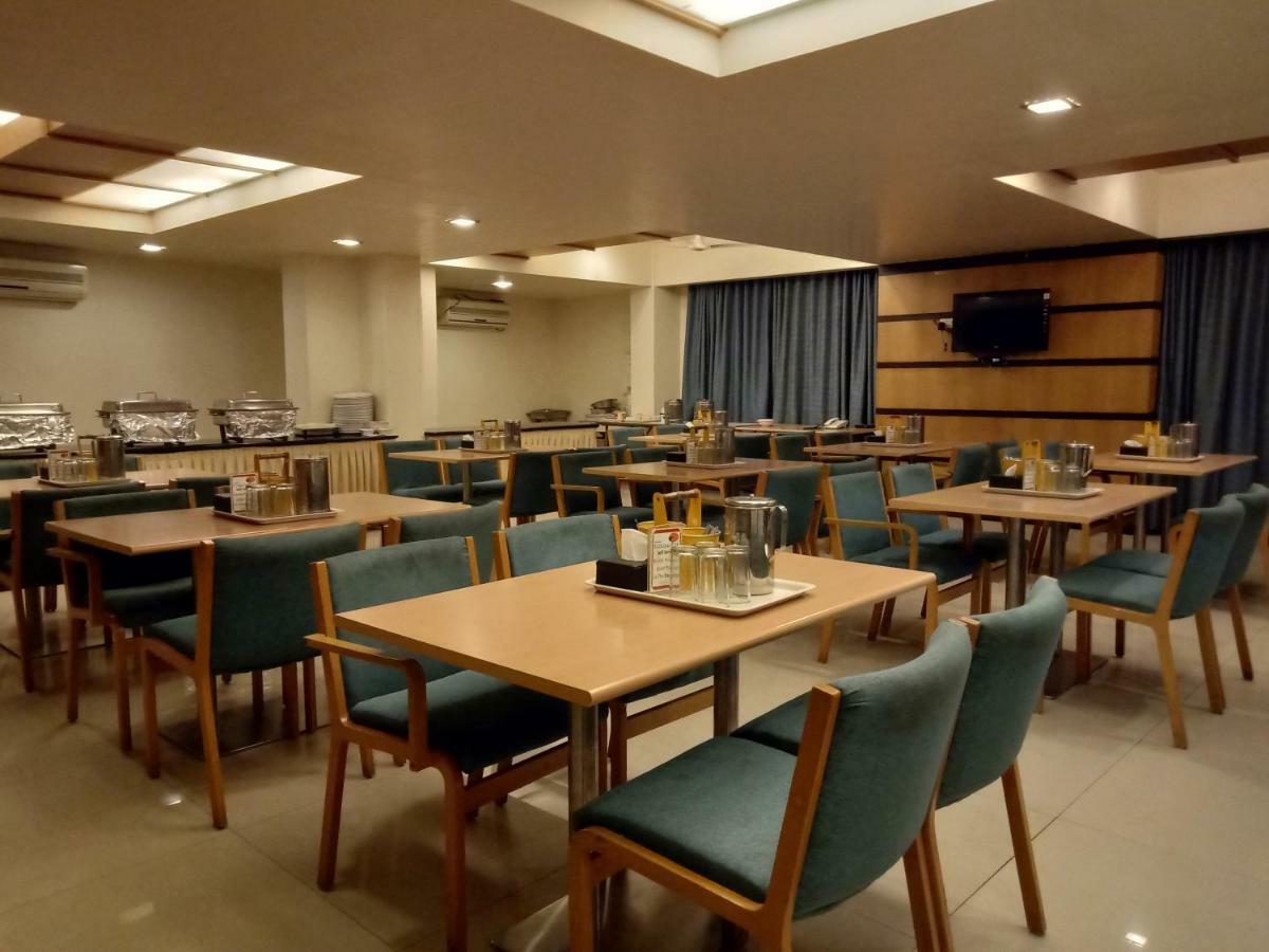 Treebo Trend Hotel Basera Púna Kültér fotó