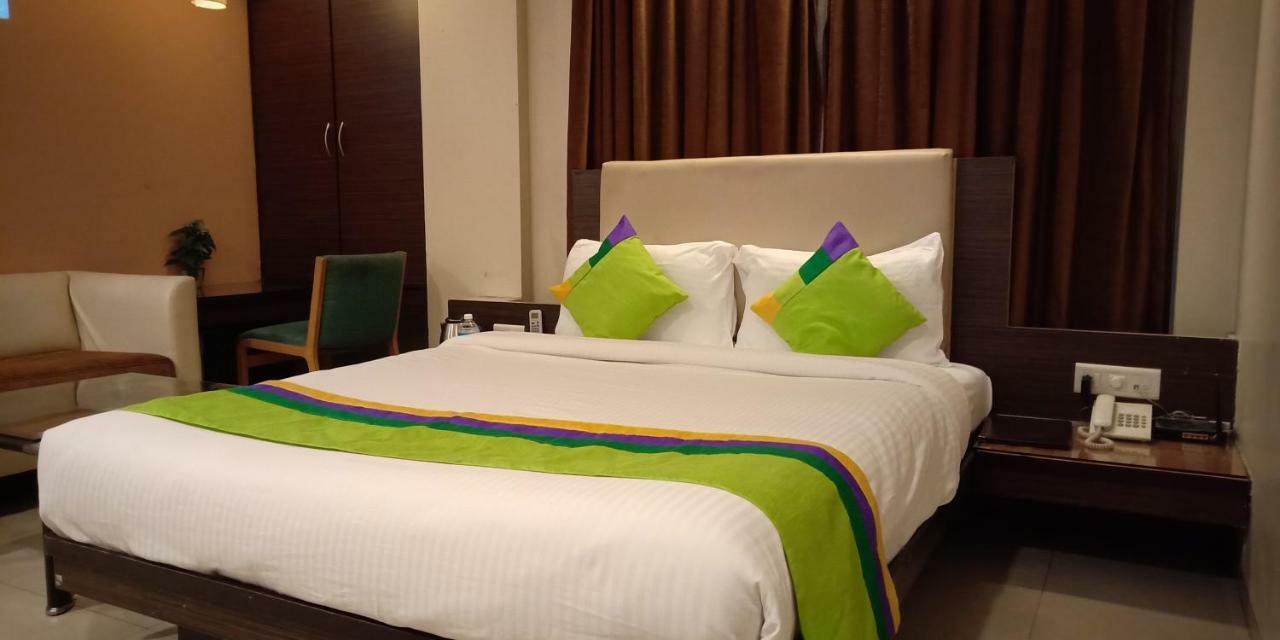 Treebo Trend Hotel Basera Púna Kültér fotó